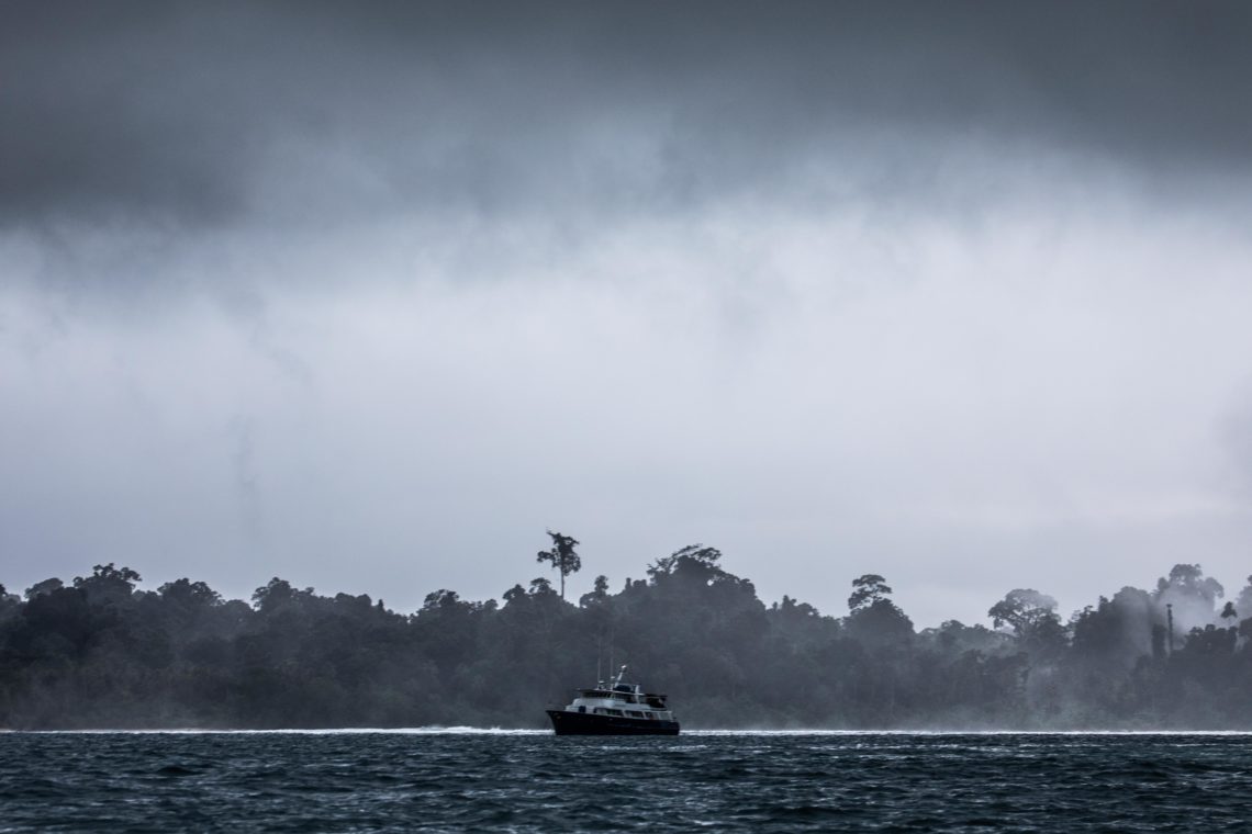 Indo boat trip to uncrowded waves