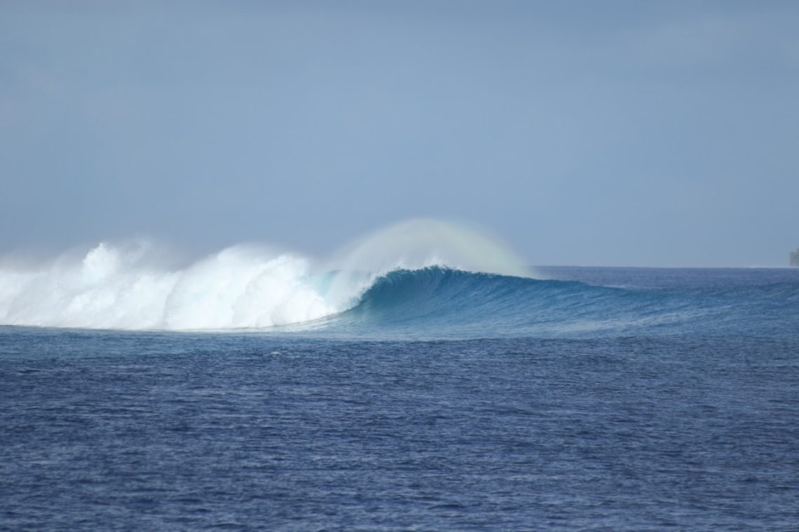 Uncrowded Waves in the Marshall Islands