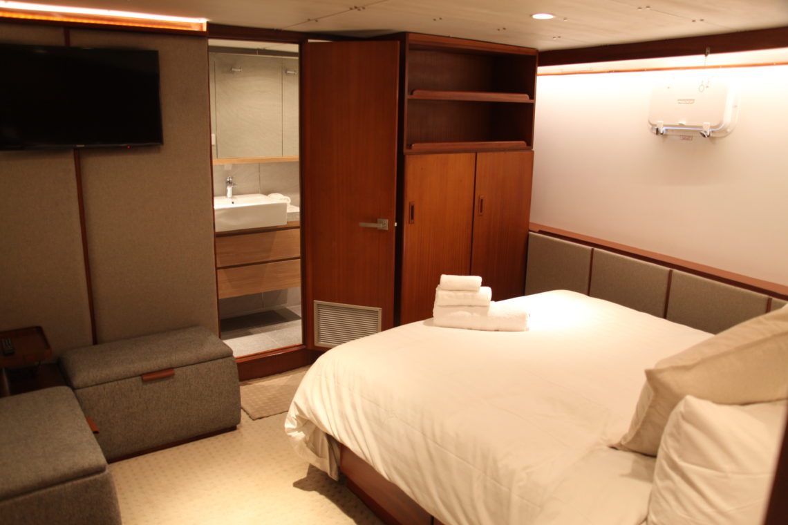 Indies Trader restroom & bedroom