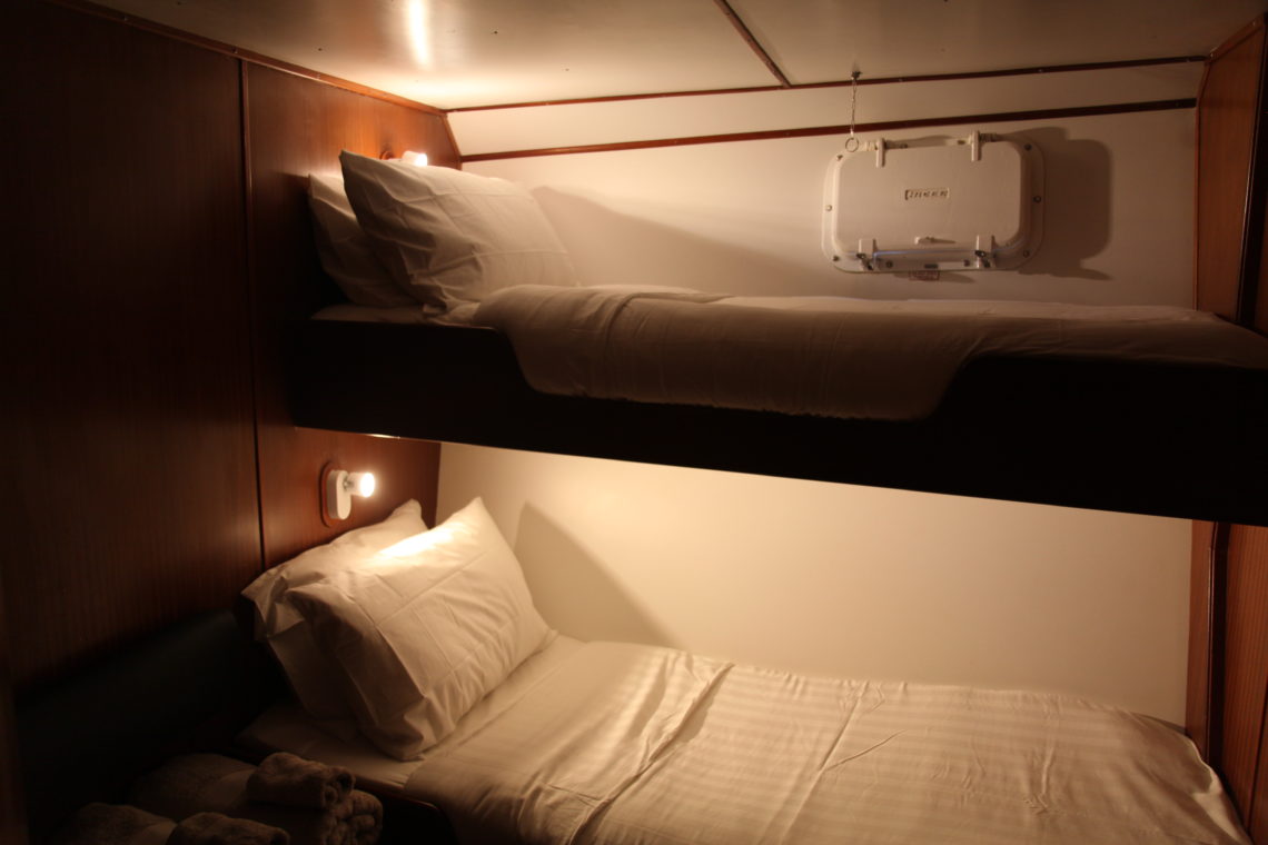 Indies trader 3 double deck bed