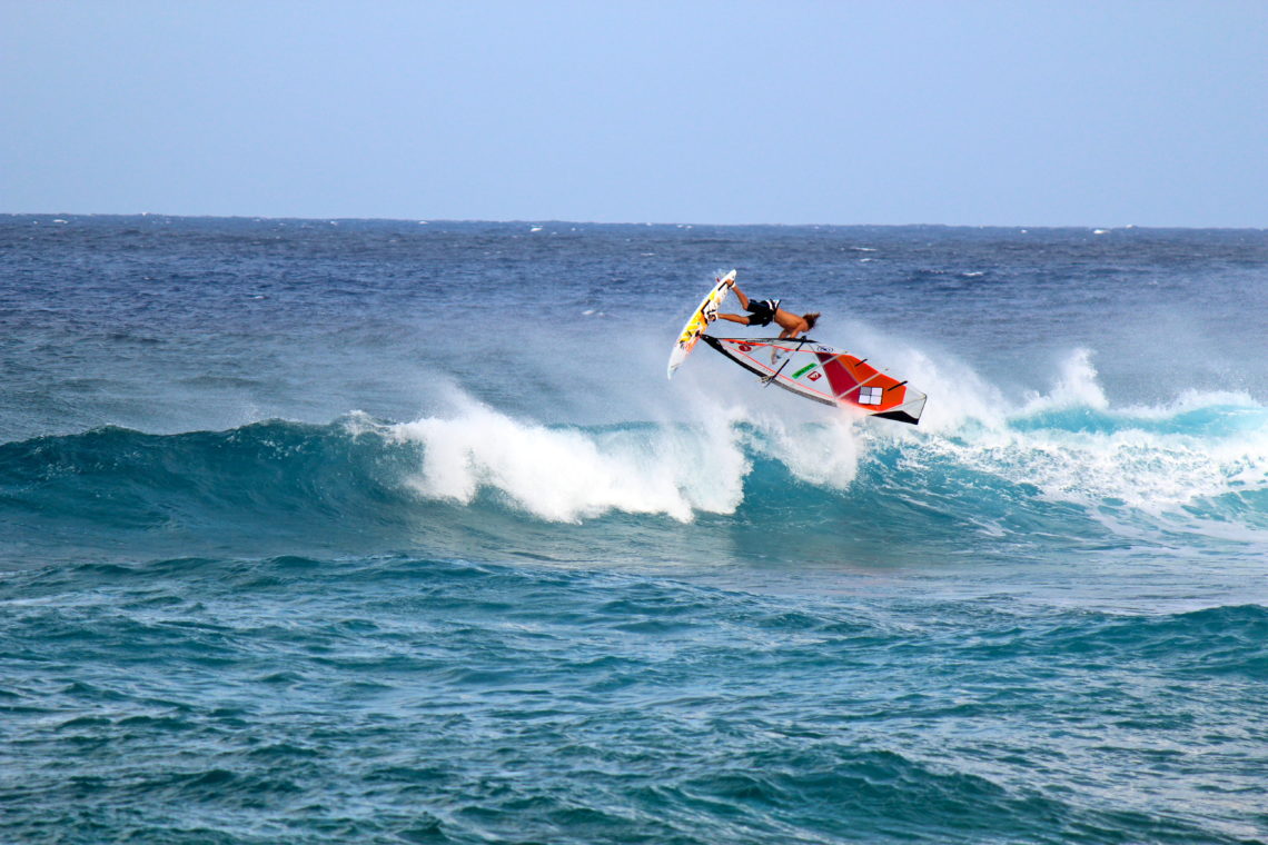 Windsurfing offshore in Beran