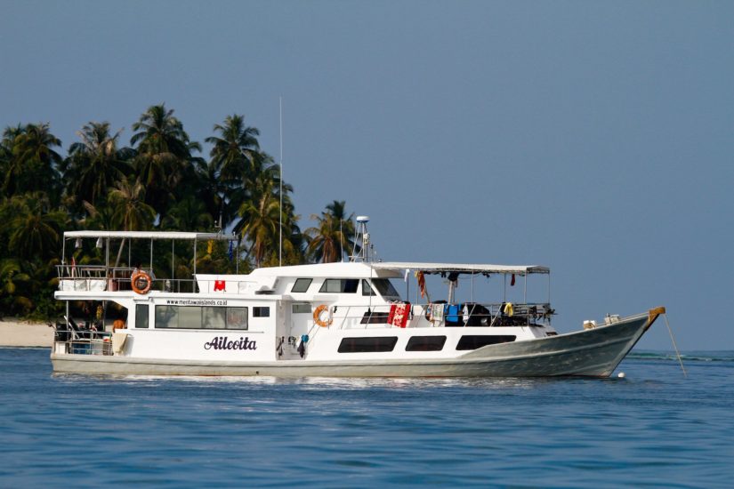 KM Aileoita Surf Boat in the Mentwais Islands